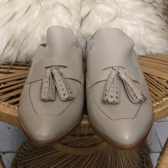 Matisse Beige Grey Skill Tassel Slid on Loafer - Picture 5 of 8